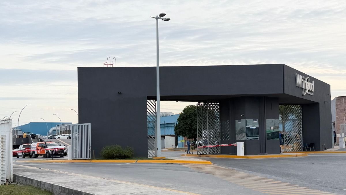 Un incendio en una firma de electrodomésticos en Apodaca provocó el desalojo de aproximadamente 800 trabajadores debido a un siniestro controlado.