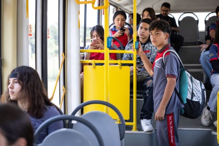 El apoyo de transporte gratuito en Guadalupe permite a 1,500 estudiantes ahorrar hasta $20,000 pesos al año.