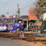 Camión de la Ruta 218 choca contra parabús en Guadalupe, Nuevo León