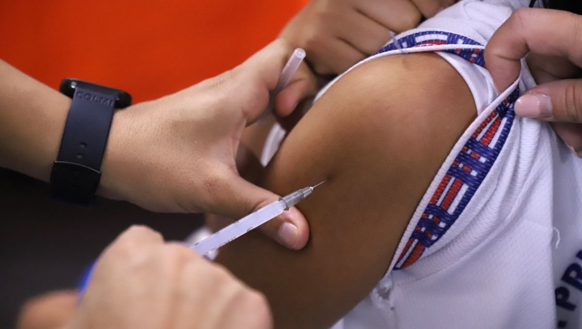 Rodrigo Romero Feregrino destaca el rezago en la vacunación en México y sus posibles consecuencias.