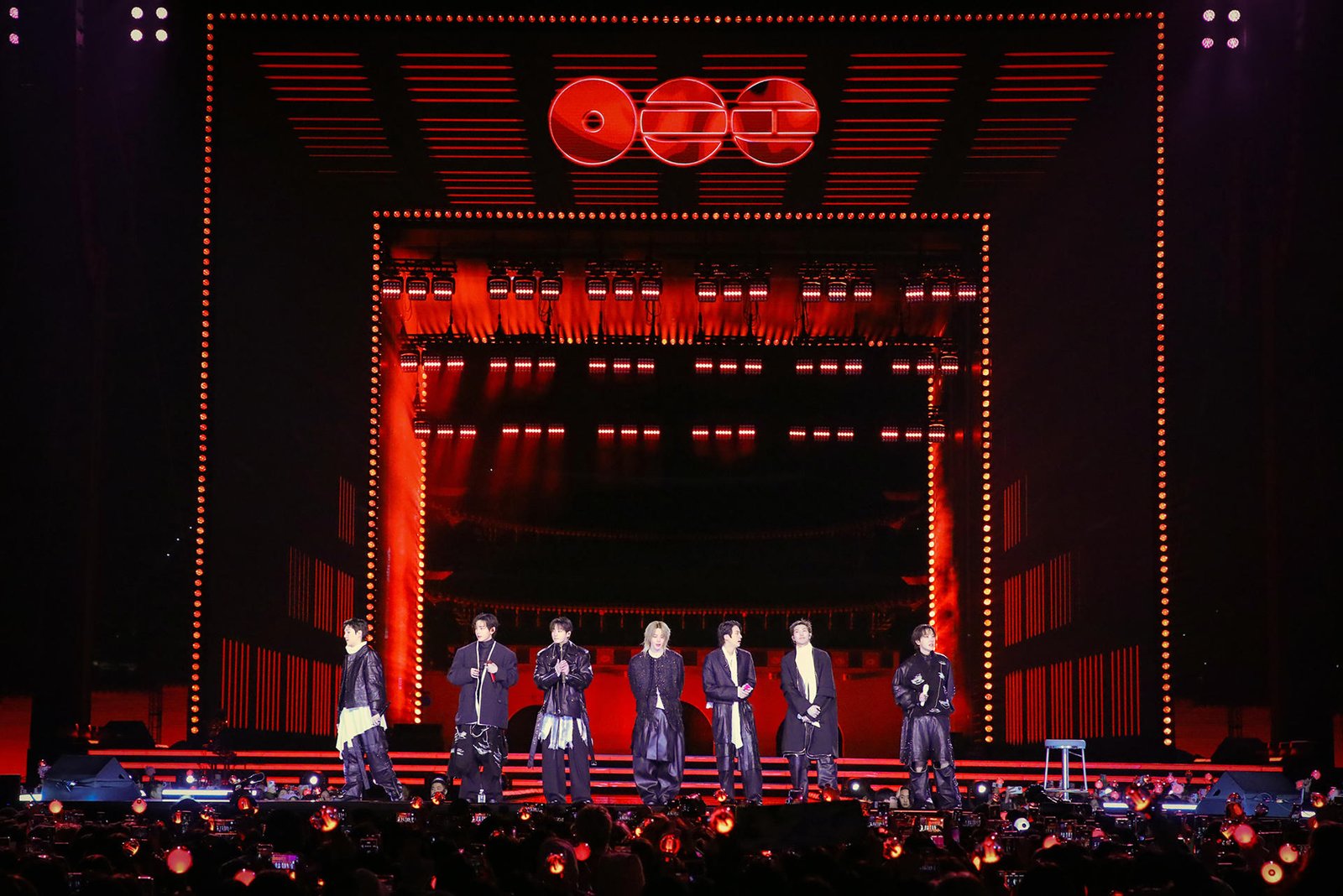 La directora Maggie Kang comparte su emoción por el regreso de BTS y revela su canción favorita del nuevo álbum.