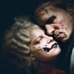 Este fin de semana, la visionaria Maggie Gyllenhaal traerá a La Novia de Frankenstein a las salas de cine.