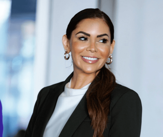 La captura de Karina Barrón se enmarca en un operativo por presunta falsedad en denuncia contra Waldo Fernández.