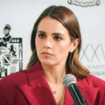 La diputada Lorena de la Garza destaca el impacto de la deuda en el presupuesto estatal de Nuevo León y la falta de acuerdos entre bancadas.