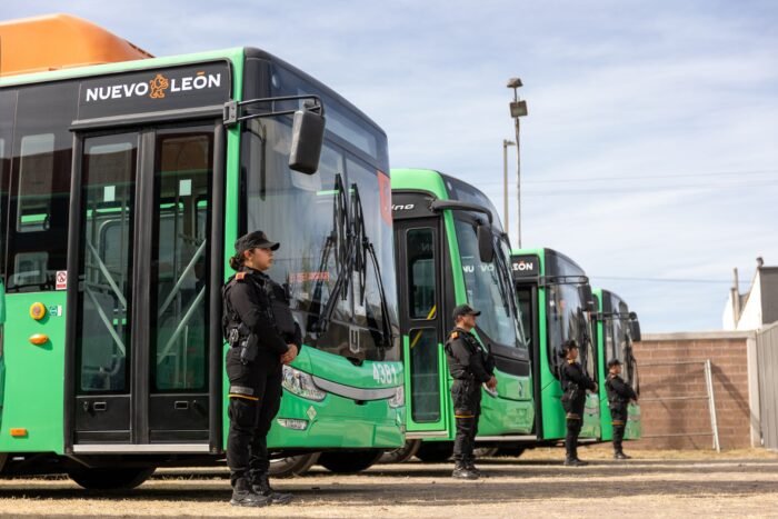 La presidenta de la Comisión de Movilidad, Aile Tamez, busca transparencia en tarifas sociales en Nuevo León.