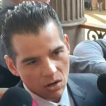 El secretario de Gobierno de Nuevo León, Miguel Ángel Flores, asegura que las obras del Metro son seguras tras un incendio.