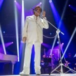 El icónico Roberto Carlos cautivó a más de 8,000 fanáticos en Monterrey con una emotiva presentación de sus clásicos.