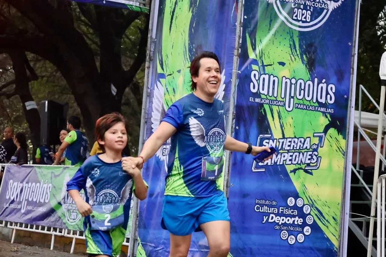 Cerca de 2000 corredores celebraron el Día de la Familia en la carrera '5 y 10 K Arboledas' en San Nicolás.