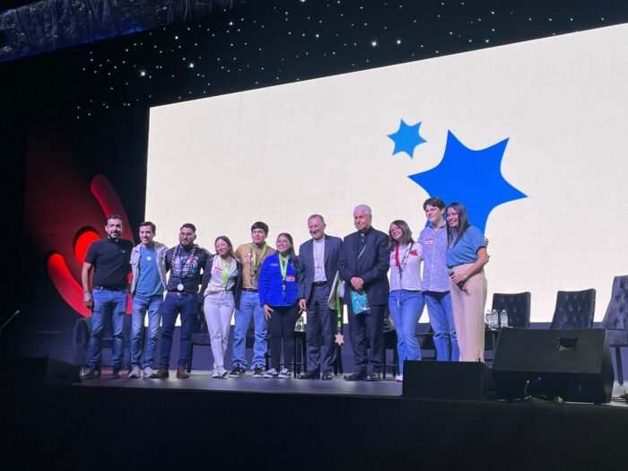 Miles de personas debatieron sobre la importancia de la familia en un evento intersectorial el fin de semana en Cintermex.