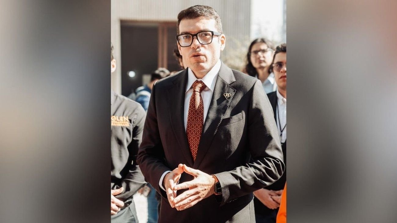 Movimiento Ciudadano defiende su postura sobre el arresto de Karina Barrón, alejado de la política electoral.