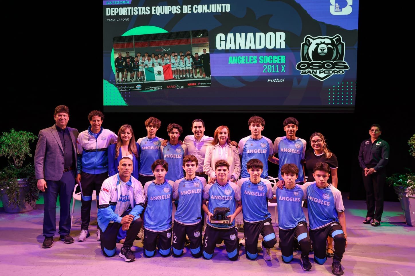 El evento homenajea a más de 30 atletas y busca fortalecer el apoyo municipal a los deportistas locales.