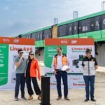 El Gobernador Samuel García y Mariana Rodríguez supervisan la instalación del primer monorriel que conectará las Líneas 4 y 6 del Metro.
