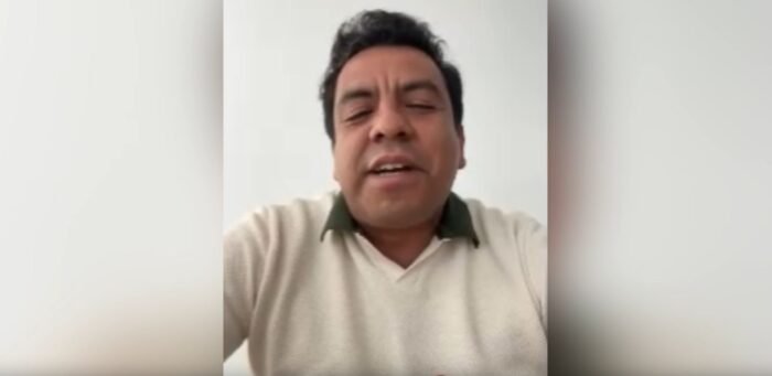 La Santa Cecilia se inspira en la música norteña y explora nuevas sonoridades, fusionando rock y folk en su propuesta.