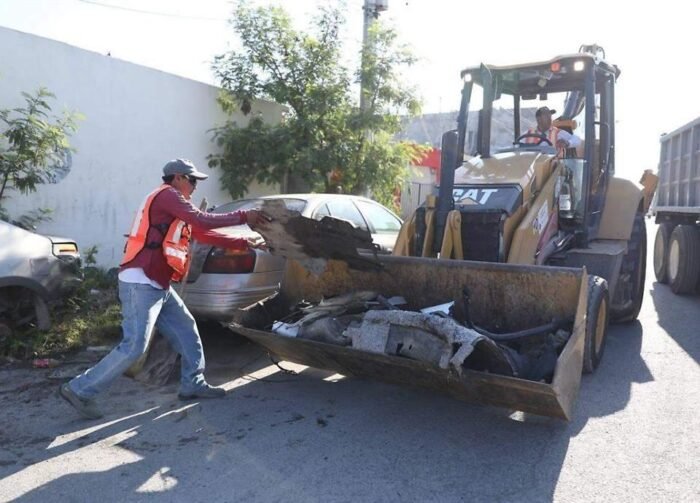 El diputado Mario Salinas Traviño insiste en la necesidad de reforzar las brigadas de descacharrización y recolección de objetos voluminosos.
