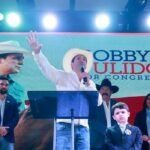 El reconocido cantante Bobby Pulido avanza hacia el Congreso de EUA tras su victoria en las elecciones primarias.