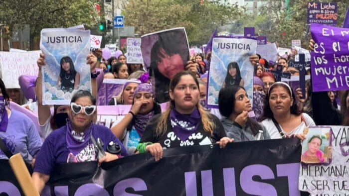 Familia y amigos de Brithany Nahomy claman por justicia en la marcha del 8M tras su desaparición y trágica muerte.
