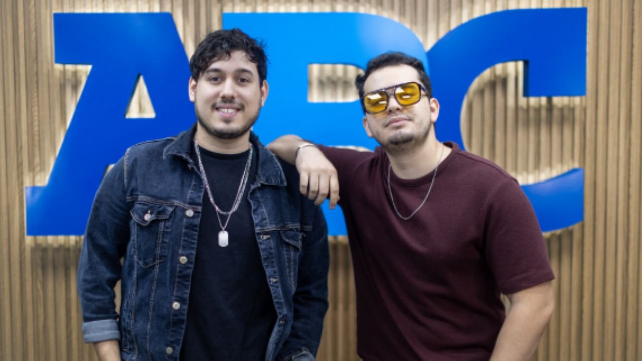 El esperado estreno en vivo de Koala se acerca y los fans están listos para apoyar a su proyecto.