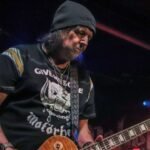 La música pierde a una de sus mayores leyendas. Phil Campbell falleció a los 64 años tras una cirugía complicada.