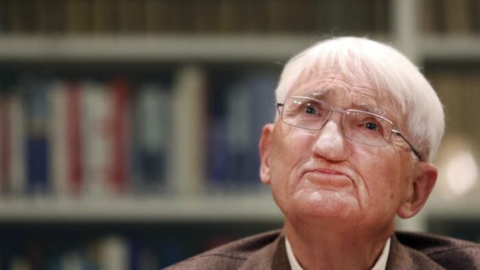 La comunidad intelectual lamenta la muerte de Jürgen Habermas, un pilar del pensamiento filosófico moderno y contemporáneo.