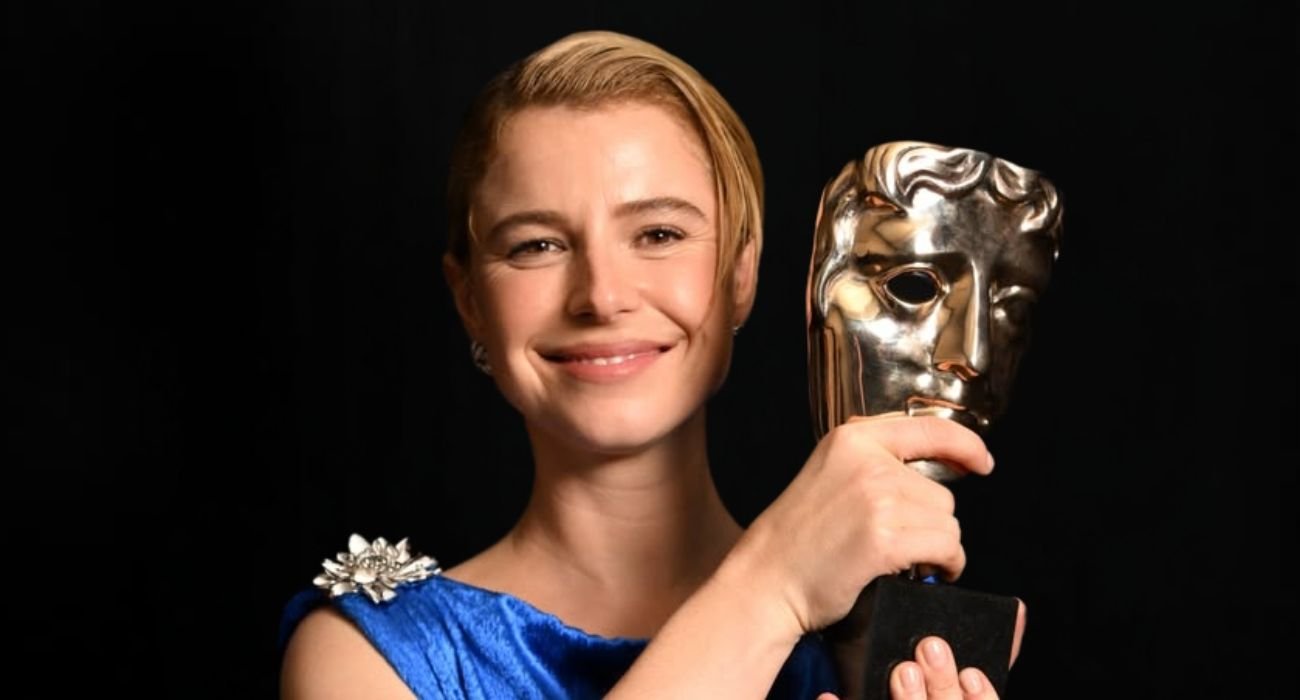 Jessie Buckley es la principal candidata para Mejor Actriz en los Oscar 2026, destacando su papel de Agnes Shakespeare.