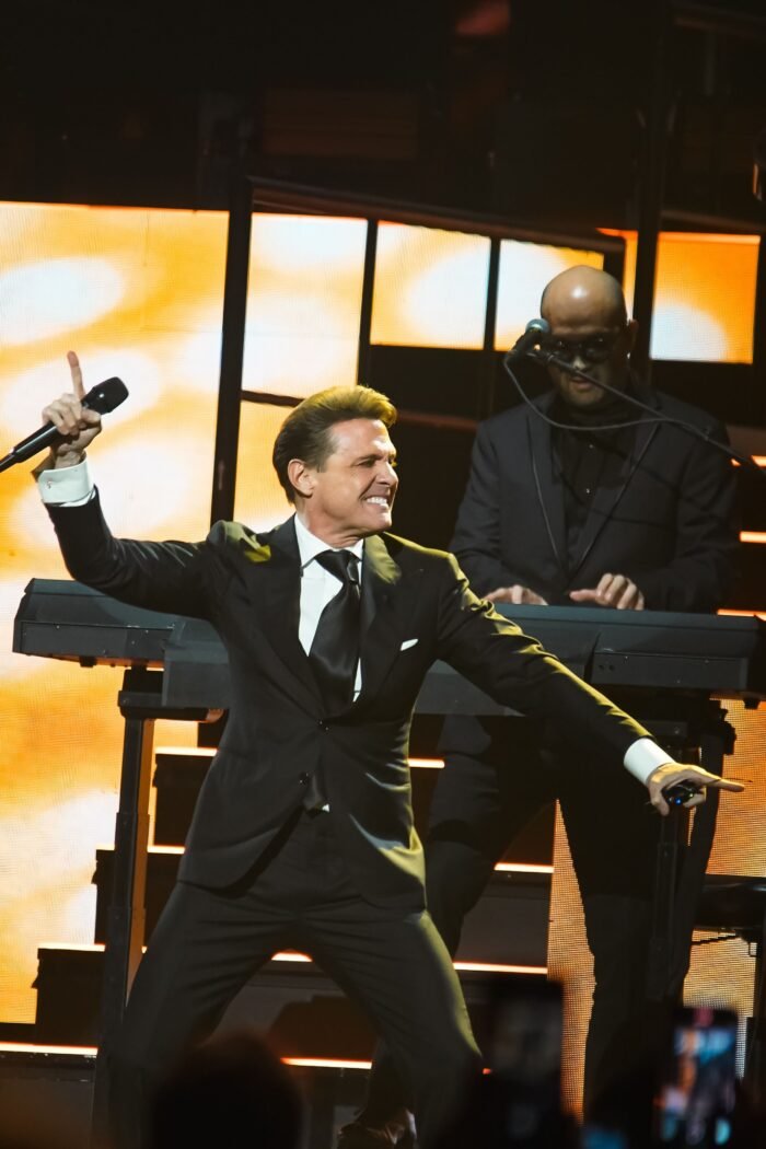 El hijo de Luis Miguel ha mantenido un perfil bajo, pero ahora podría incursionar en la música.