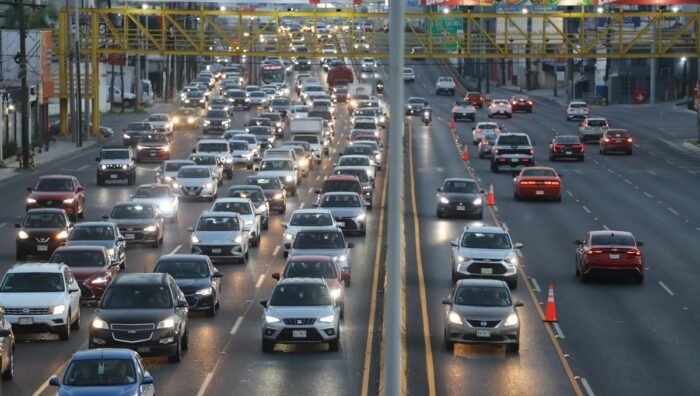 Descubre lo que sucede si no pagas el refrendo en Nuevo León y las sanciones que aplicará el ICV.