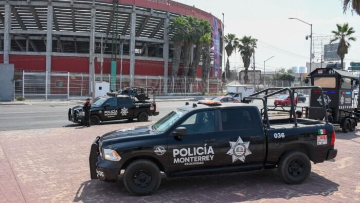 Monterrey desplegará un operativo con 300 elementos policiales para cuidar a los aficionados de Rayados durante el Clásico Regio 142.