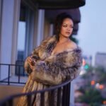 Rihanna estuvo en su hogar cuando una mujer disparó contra la propiedad, pero fue arrestada poco después.