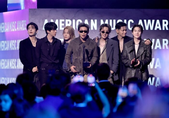 Los American Music Awards 2023 contaron con la espectacular presencia de BTS y Karol G, marcando el evento musical del año.