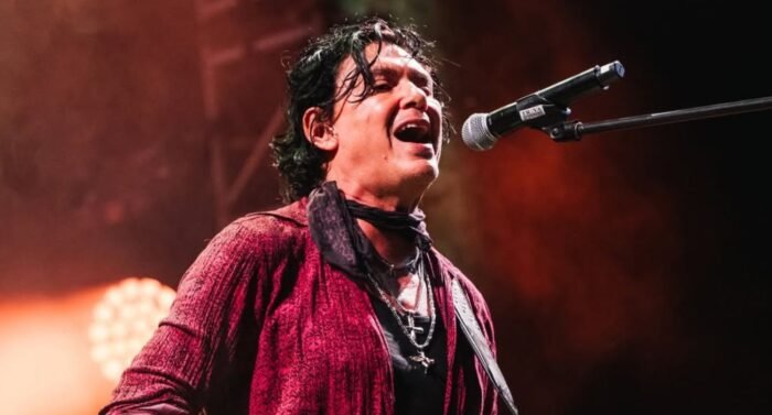 El vocalista de Caifanes, Saúl Hernández, muestra su apoyo a Alejandro Marcovich, actualmente en coma inducido.