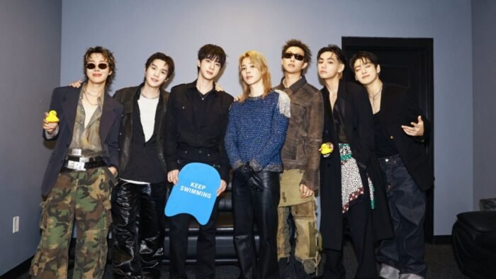 El fenómeno musical BTS vuelve a los AMAs al llevarse el premio a Artista del Año, junto a Taylor Swift.