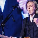 Descubre el nuevo trabajo de Paul McCartney, donde evoca su infancia en Speke, rodeado de música y tradición.