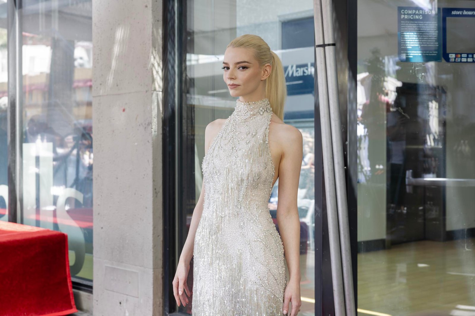 La actriz Anya Taylor-Joy dará vida a una elfa sindar en la nueva película de El señor de los anillos.