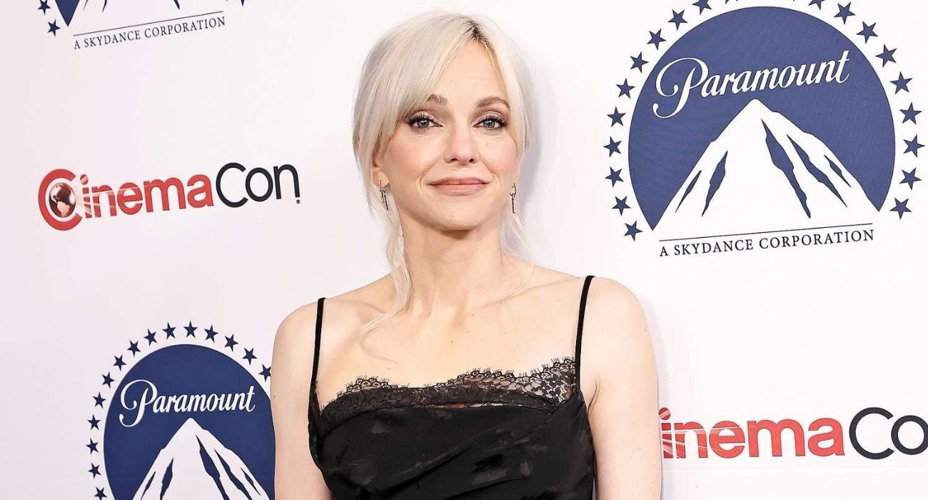La actriz Anna Faris habla sobre una escena eliminada en Scary Movie 6 que hacía referencia a Melania Trump.