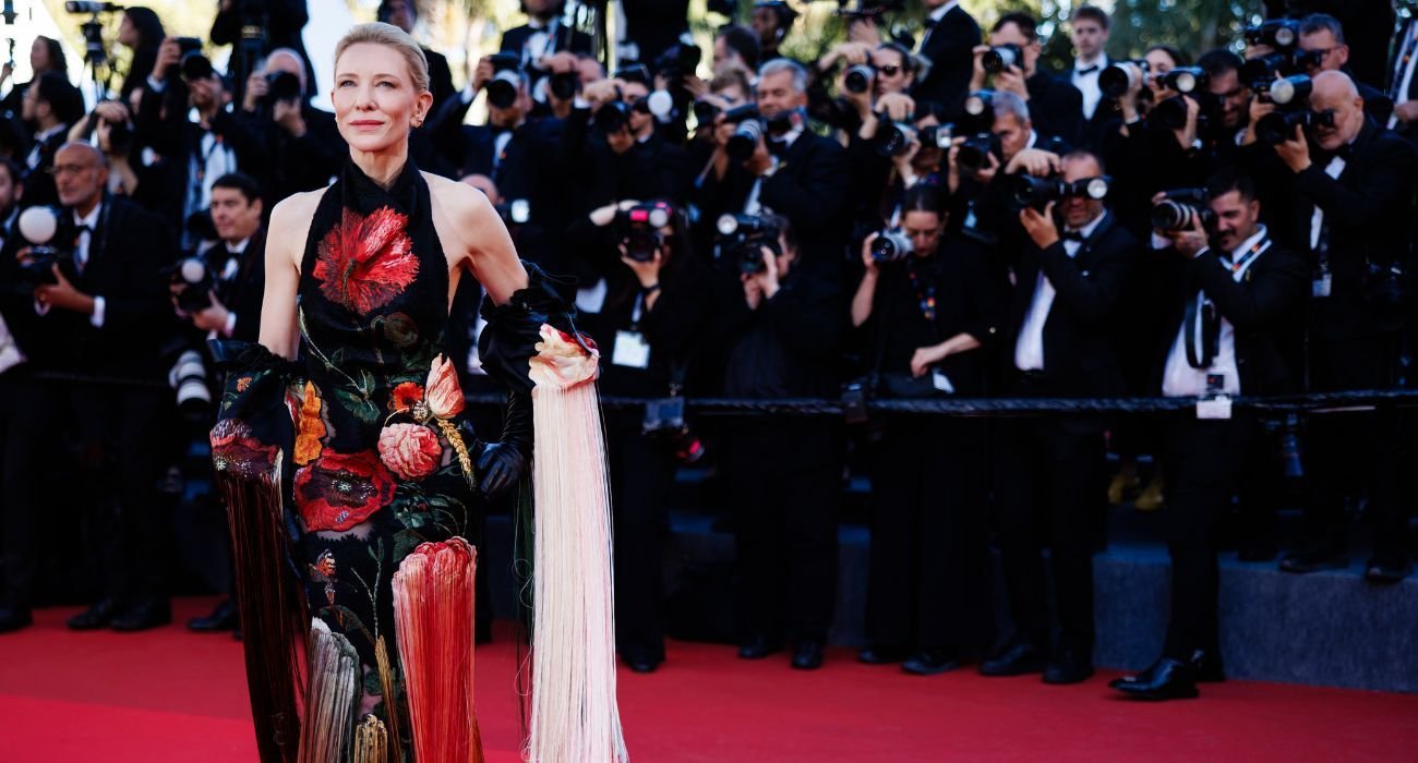 La aclamada actriz Cate Blanchett se unirá a la Universidad de Oxford como profesora de teatro, un honor significativo.