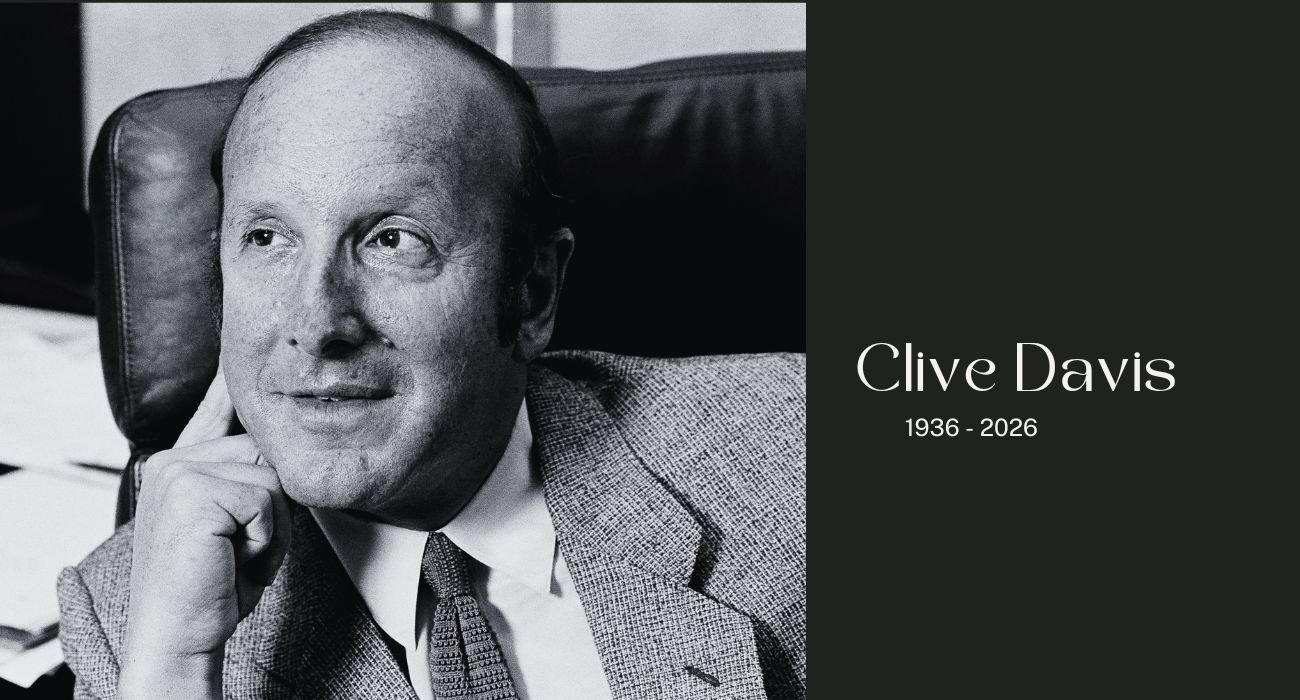 La industria musical lamenta la muerte de Clive Davis, responsable del éxito de grandes artistas como Whitney Houston.