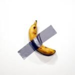 La obra Comedian de Maurizio Cattelan fue robada en Francia, pero el museo rápidamente la reemplazó. Descubre los detalles.