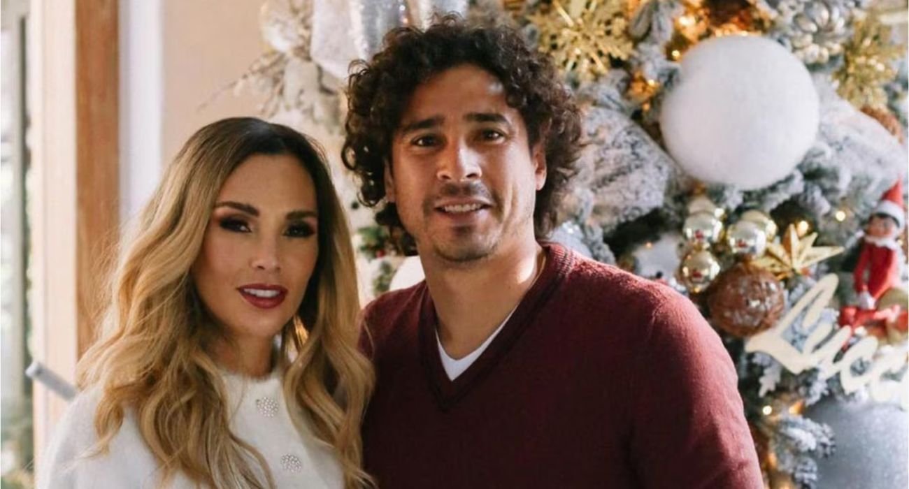 La esposa de Ochoa expresa su orgullo por la trayectoria del arquero después del emotivo homenaje en el Estadio Ciudad de México.