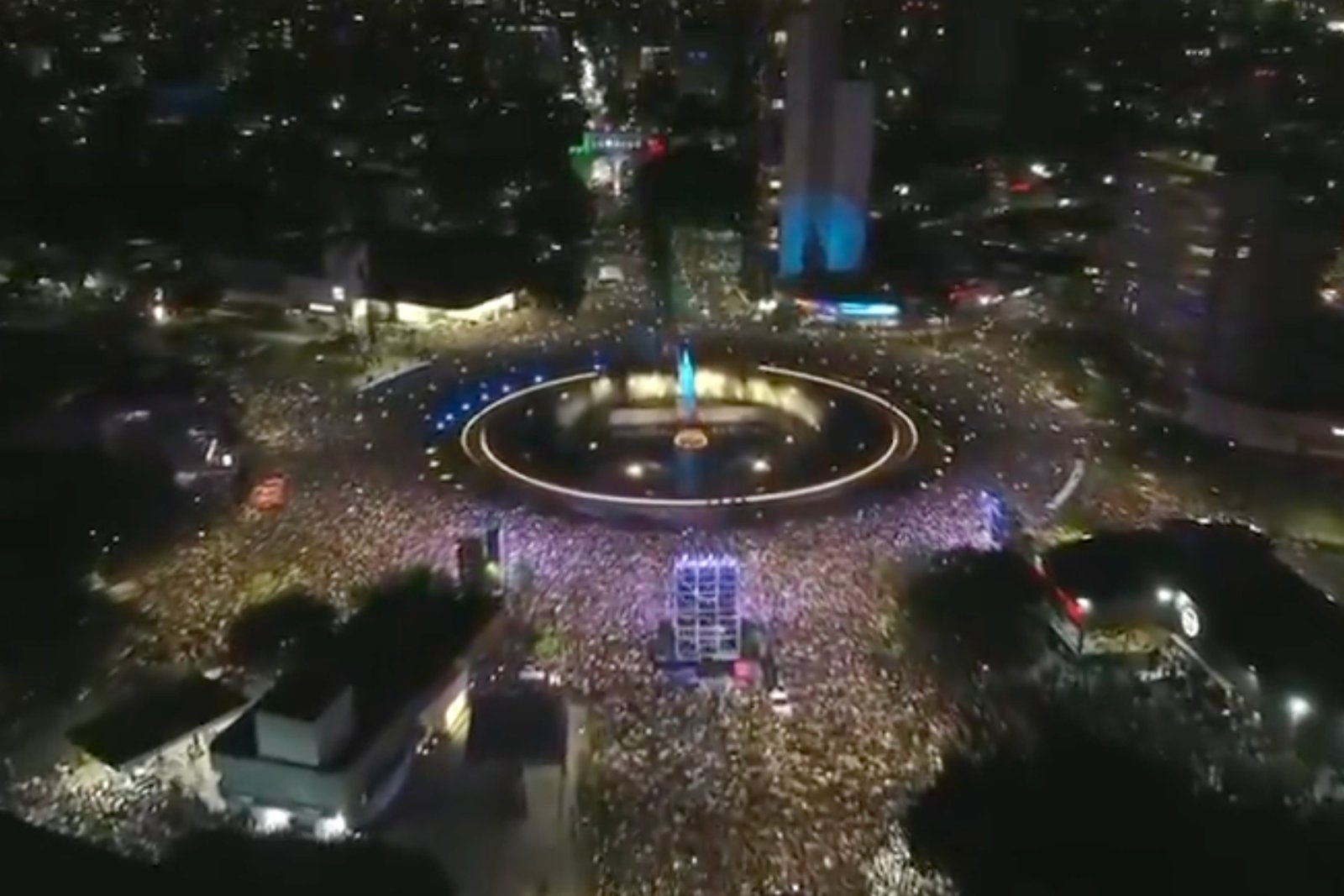 Más de 170 mil personas disfrutaron del concierto gratuito de Maná en Guadalajara, una experiencia inolvidable para los asistentes.