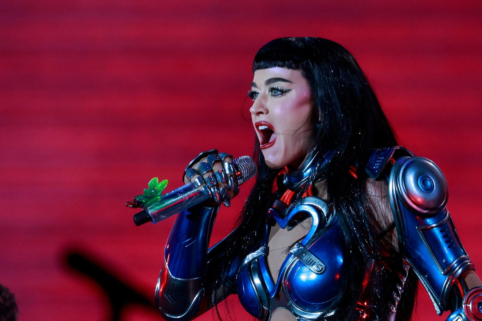 Katy Perry se une a otros artistas al rechazar la utilización de su música en contextos bélicos por la Casa Blanca.