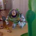 Toy Story 5 continúa su éxito en cines, acumulando 585 millones de dólares en su segunda semana líder.