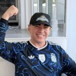 Cristian Castro celebra el triunfo de Argentina en sus redes sociales con un emotivo mensaje y camiseta albiceleste.