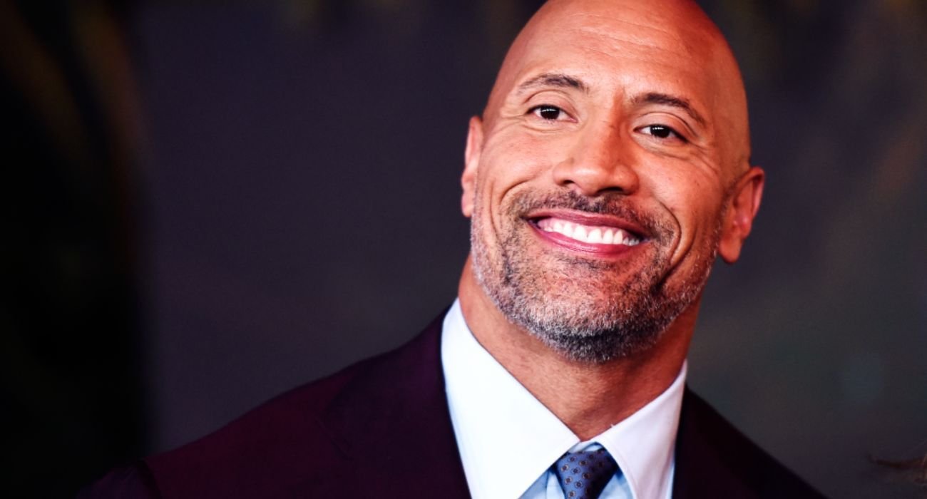 Dwayne Johnson ha decidido no compartir más sus opiniones políticas, lo que ha desencadenado diversas críticas y reacciones en redes sociales.