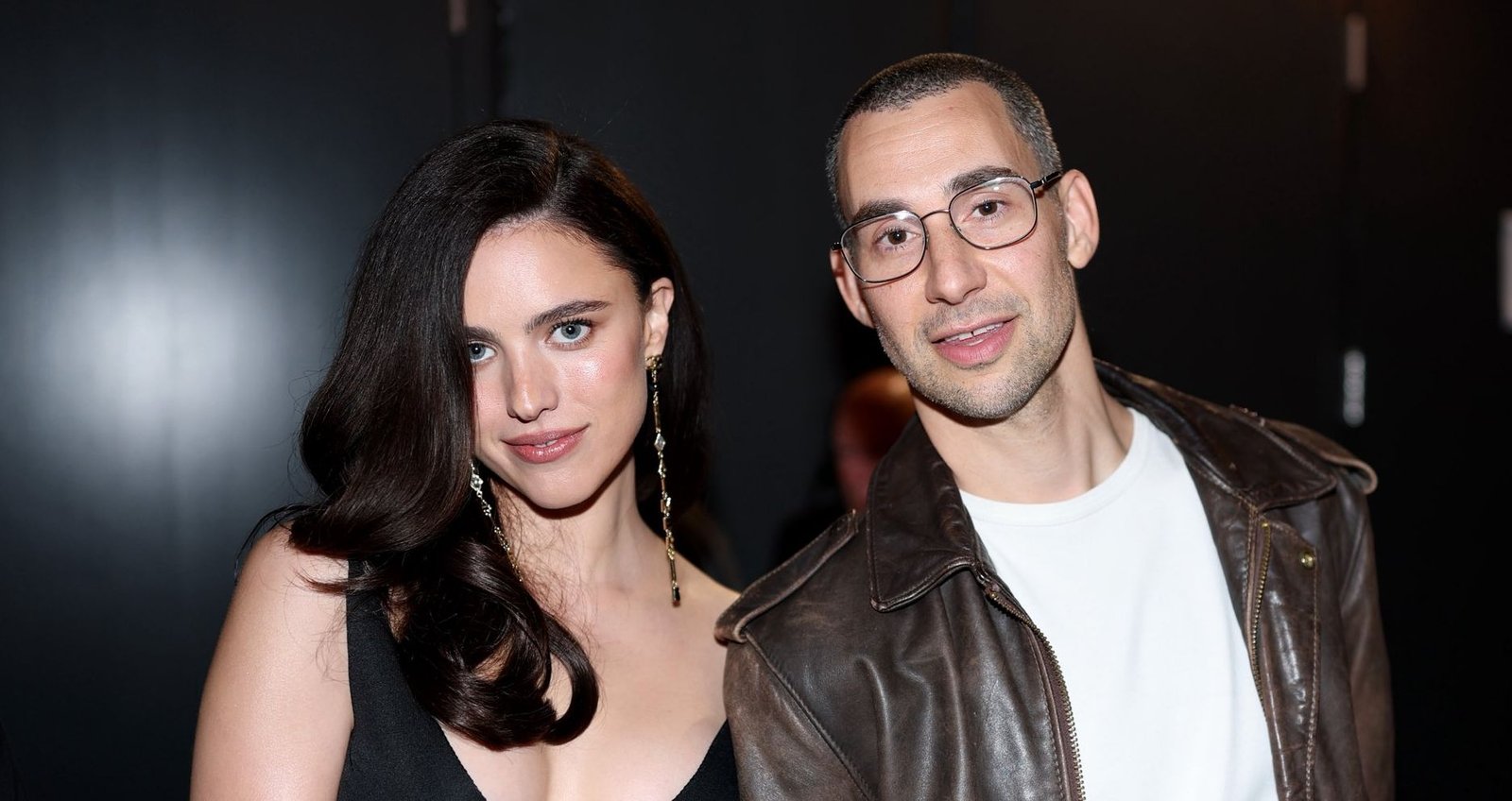 La ausencia de Margaret Qualley en la boda de Taylor Swift y Travis Kelce aviva los rumores sobre su relación con Jack Antonoff.