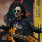 Álex Lora comparte su perspectiva sobre los narcocorridos y su conexión con el rocanrol, desmitificando géneros musicales.