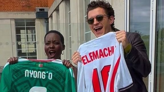 La actriz Lupita Nyong’o se une a Tom Holland para apoyar al Tri en un emocionante video previo al partido contra Inglaterra.