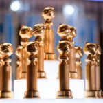 Una reciente demanda señala a los Globos de Oro y su empresa matriz por supuesta manipulación en la entrega de premios.
