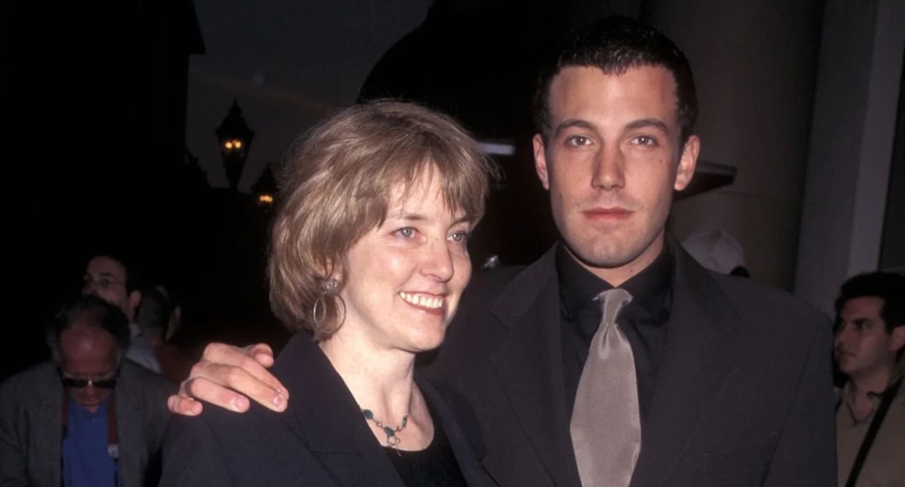 La madre de Ben y Casey Affleck falleció, dejando un legado que influyó en sus carreras artísticas.