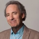 Harry Shearer y Tom Leopold llegan a Londres con un musical sobre J. Edgar Hoover que tardó décadas en realizarse.