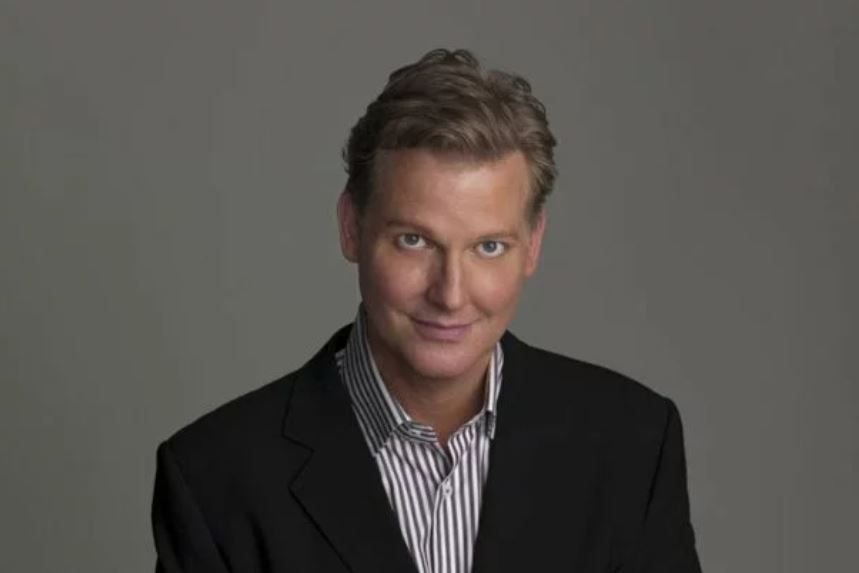 El reconocido presentador Craig Kilborn debuta como director en el thriller The Life Golden, junto a Lauren German.